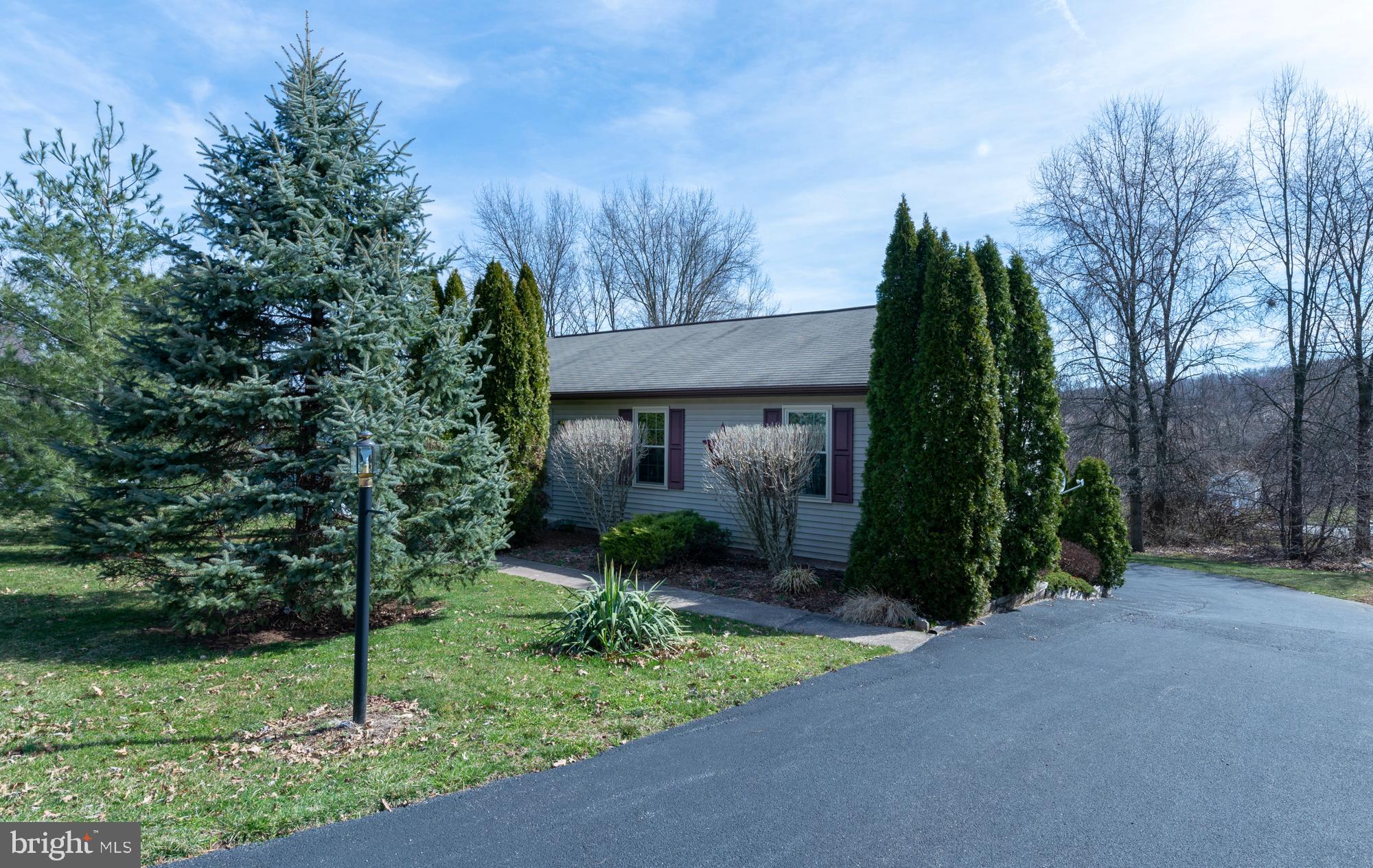 131 Boxwood Road Manchester, PA 17345 - Photo 1 of 26 Gallery Image 1