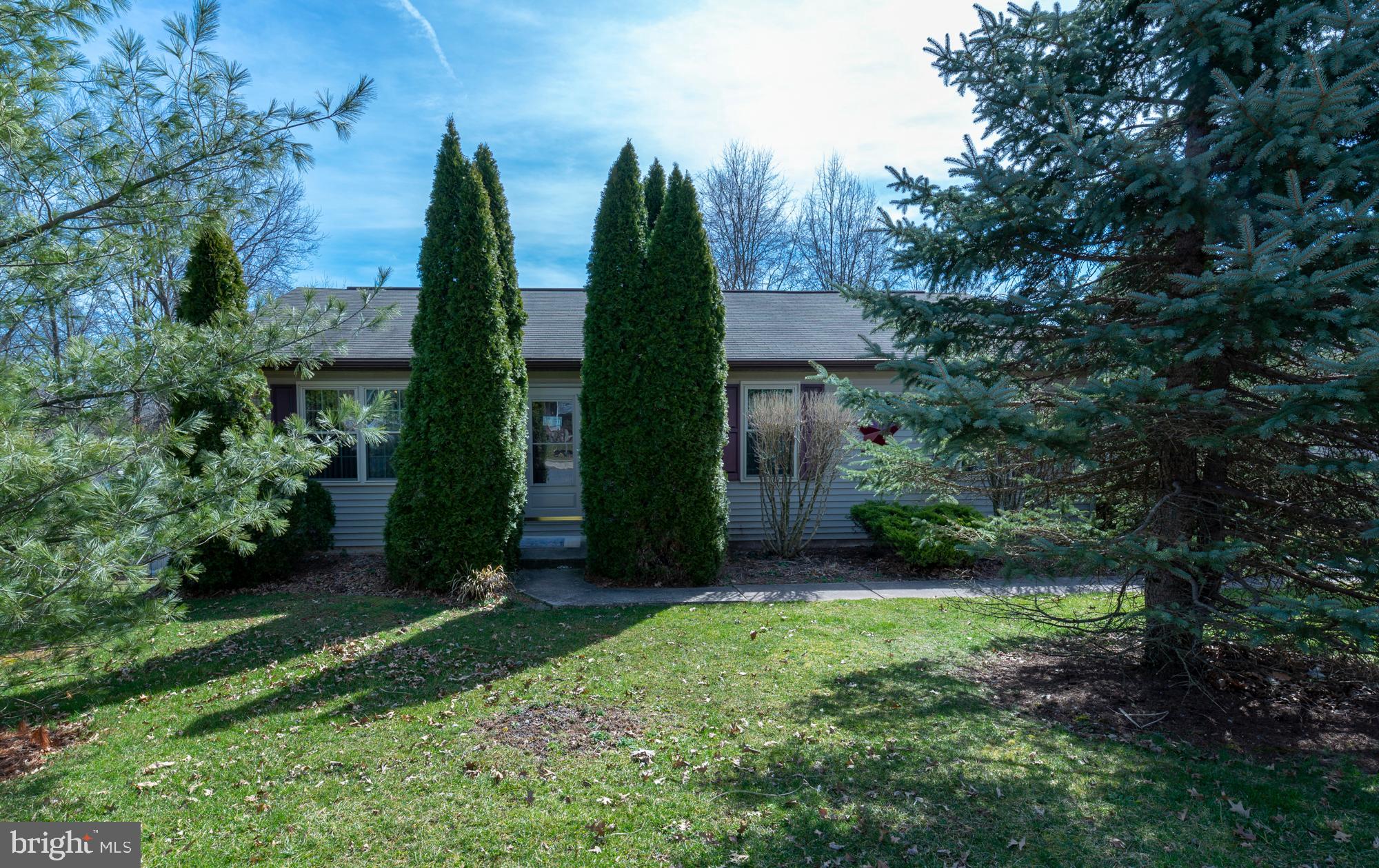 131 Boxwood Road Manchester, PA 17345 - Photo 3 of 26 Gallery Image 3