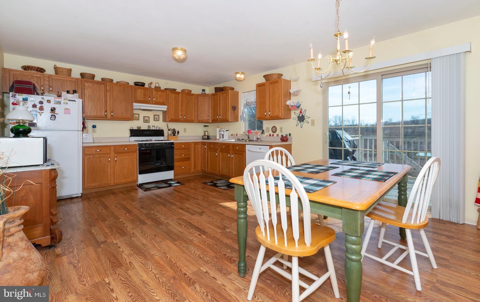 131 Boxwood Road Manchester, PA 17345 - Photo 6 of 26 Gallery Image 6