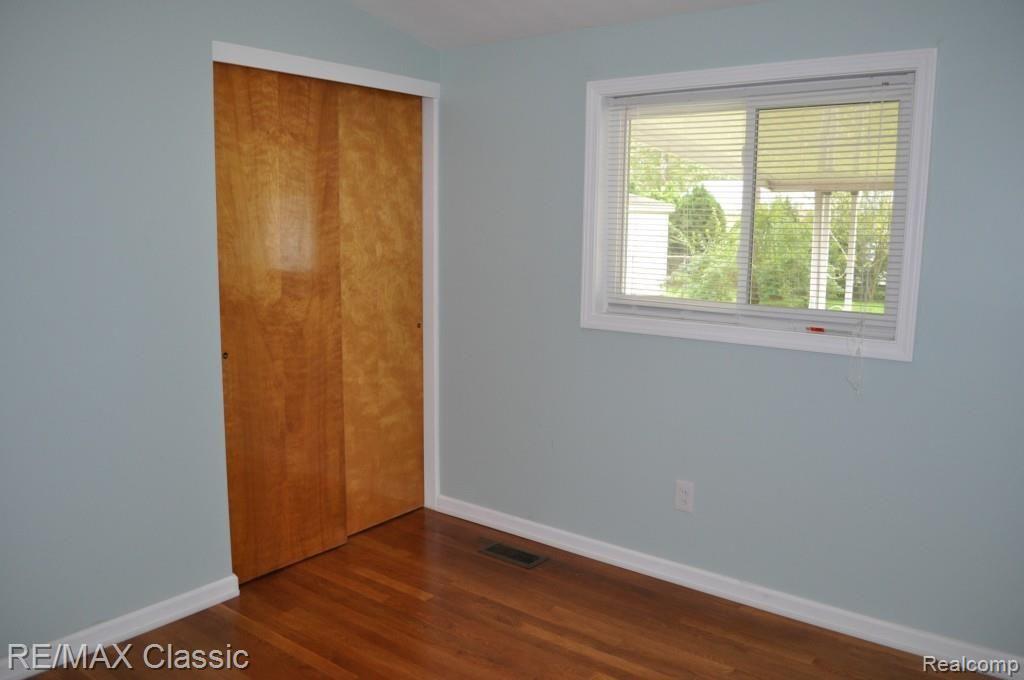 17715 Rougeway Street Livonia, MI 48152 - Photo 13 of 34 17715 Rougeway (26).jpg