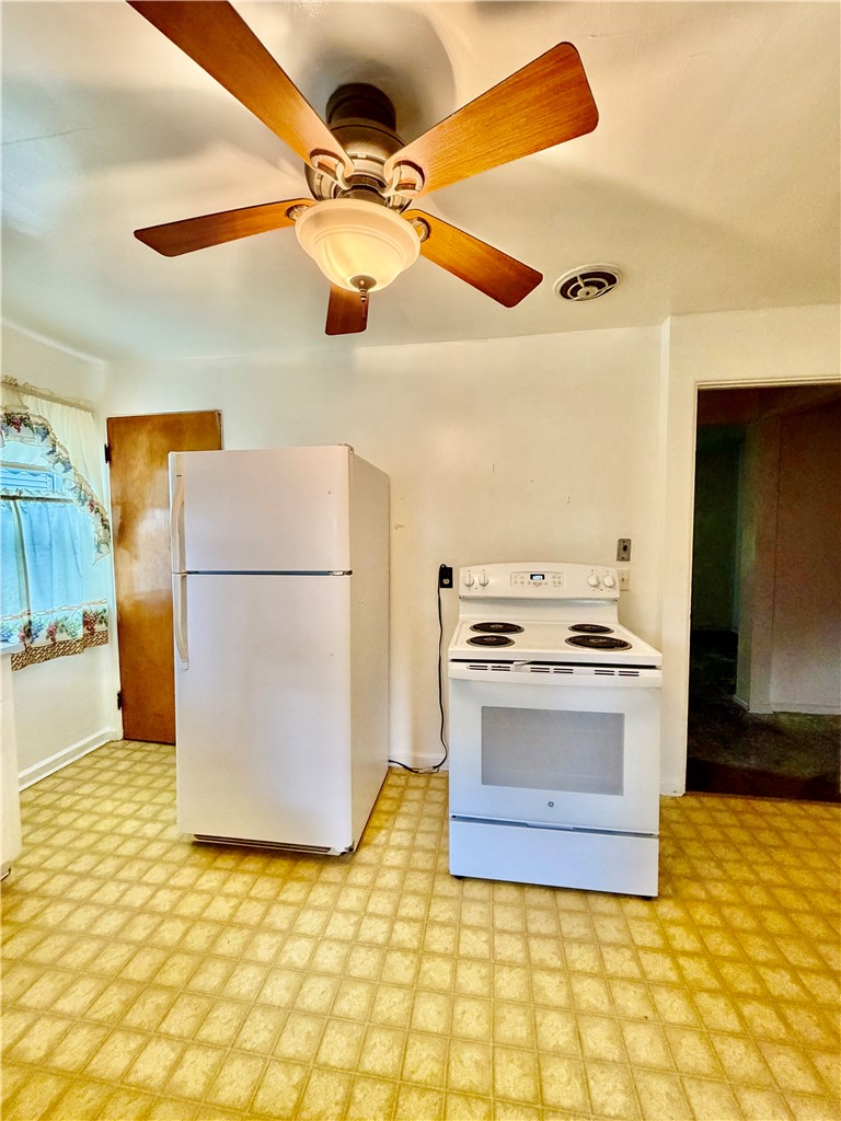 49 Alvord Street Rochester, NY 14609 - Photo 21 of 25 Kitchen appliances