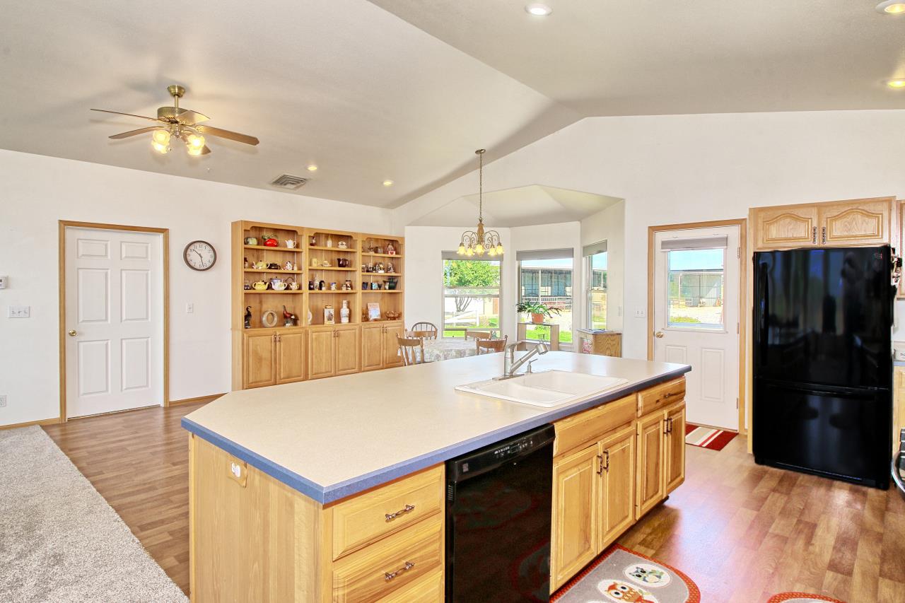 1545 16 Road Loma, CO 81524 - Photo 8 of 42 Gallery Image 8