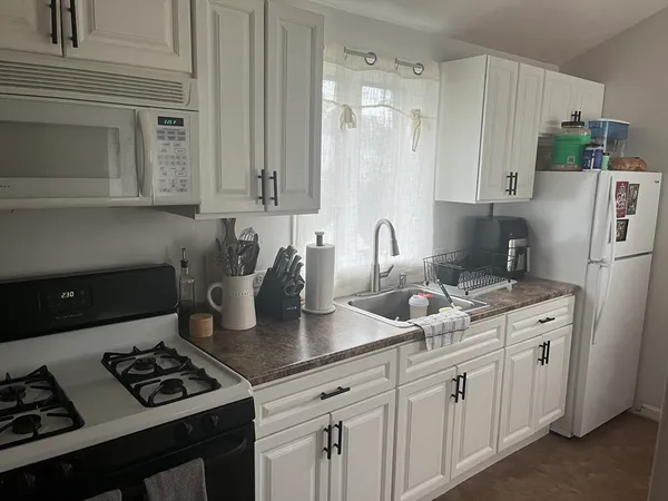 $2,500 | 102 Summer Street, Unit 2, Weymouth, MA 02188