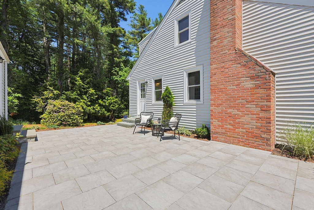 348 Old Connecticut Path Wayland, MA 01778 - Photo 5 of 37