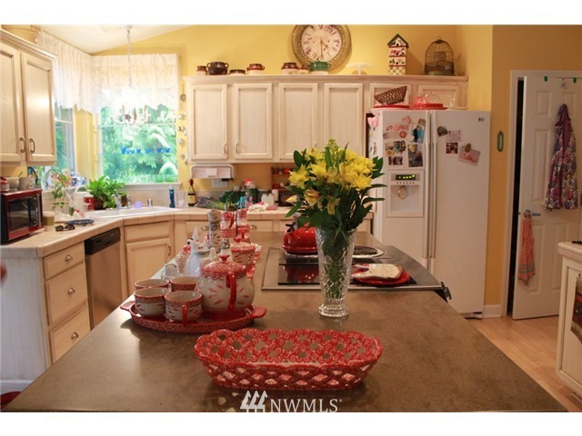 80 East Robbins Road Grapeview, WA 98546 - Photo 3 of 11 Gallery Image 3