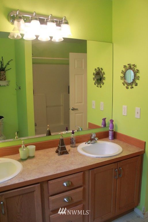 80 East Robbins Road Grapeview, WA 98546 - Photo 8 of 11 Gallery Image 8