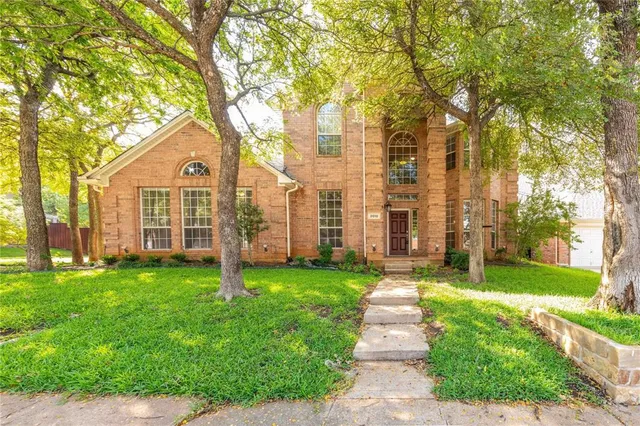 $2,900 | 2010 Marie Weldon Lane, Arlington, TX 76001