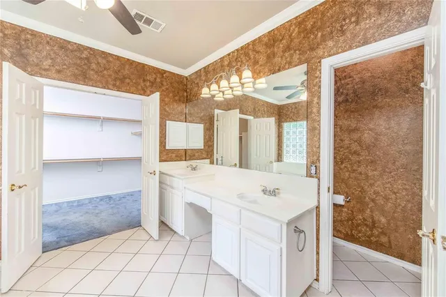 $2,900 | 2010 Marie Weldon Lane, Arlington, TX 76001