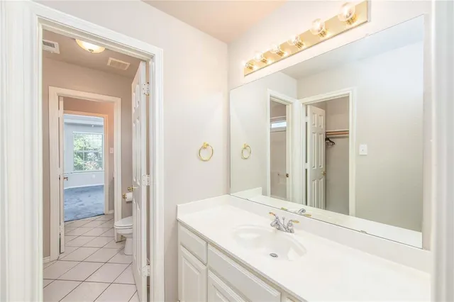 $2,900 | 2010 Marie Weldon Lane, Arlington, TX 76001