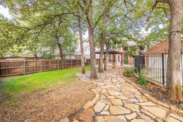 $2,900 | 2010 Marie Weldon Lane, Arlington, TX 76001