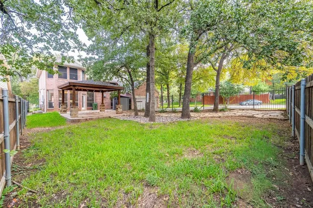 $2,900 | 2010 Marie Weldon Lane, Arlington, TX 76001
