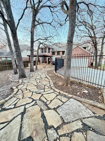 $2,900 | 2010 Marie Weldon Lane, Arlington, TX 76001