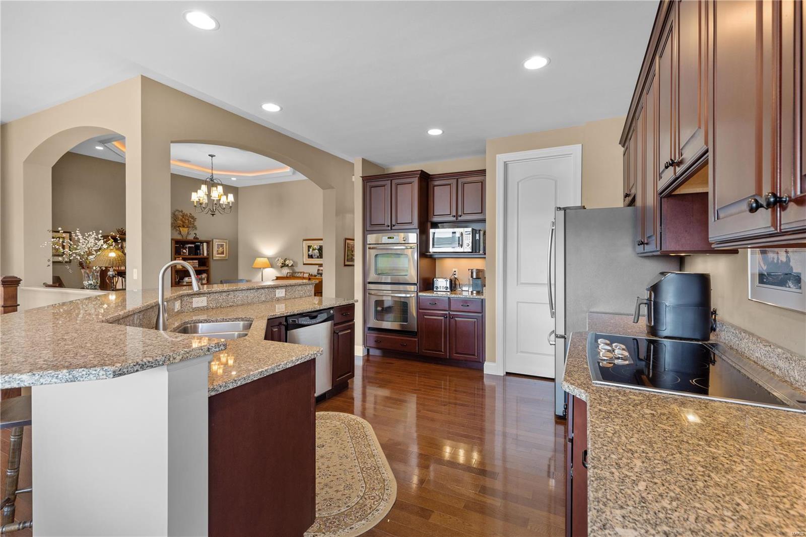 402 Maple Rise Path Chesterfield, MO 63005 - Photo 12 of 40 Gallery Image 12