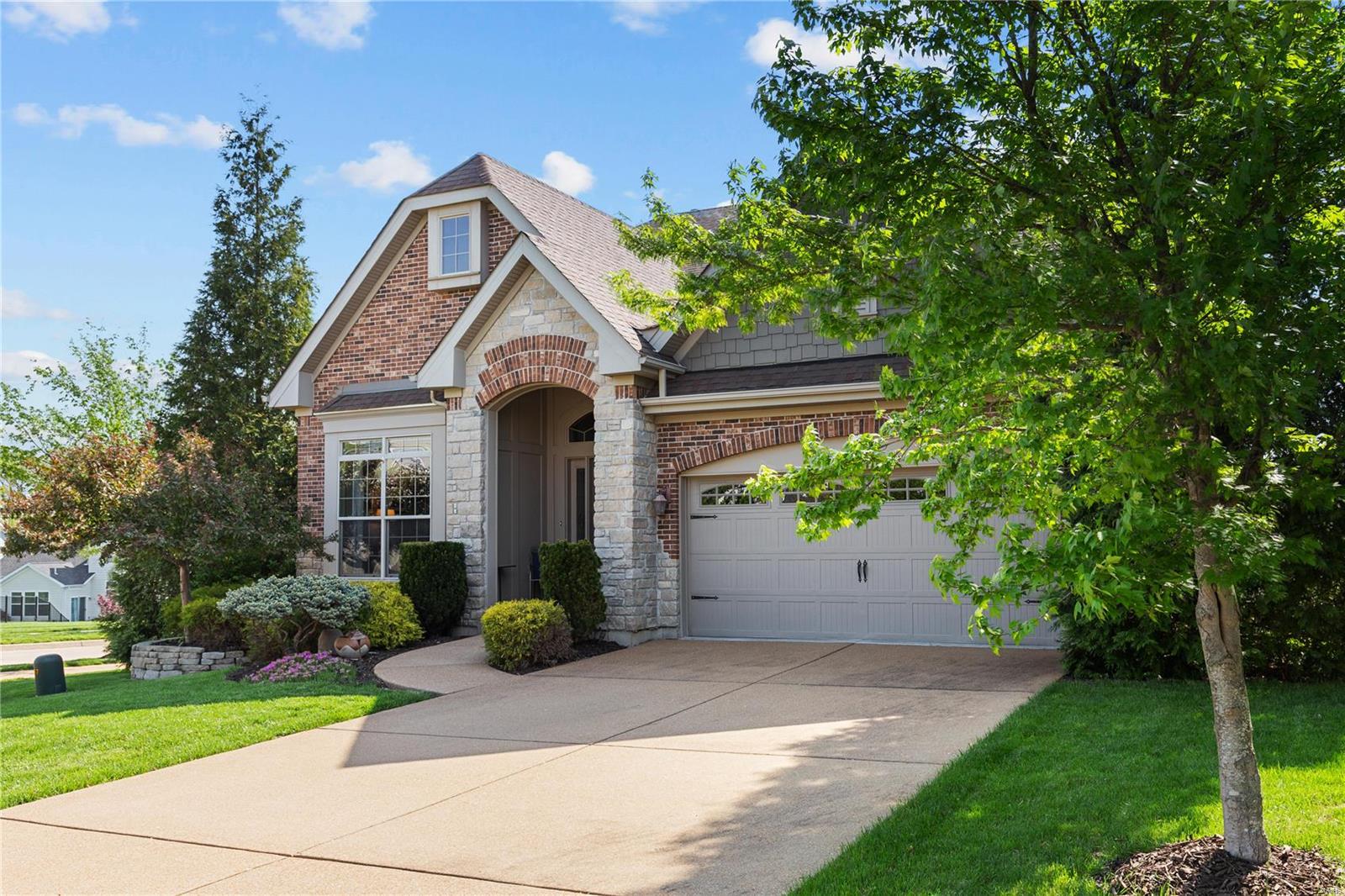 402 Maple Rise Path Chesterfield, MO 63005 - Photo 2 of 40 Gallery Image 2