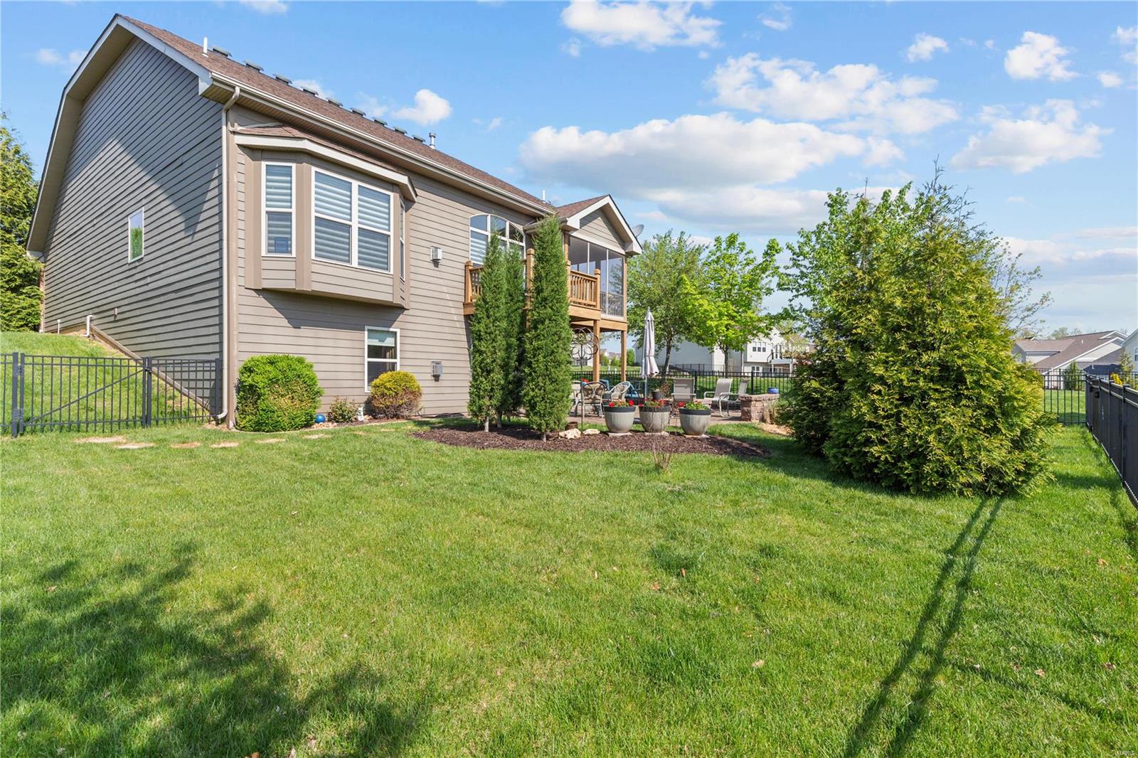 402 Maple Rise Path Chesterfield, MO 63005 - Photo 28 of 40 Gallery Image 28