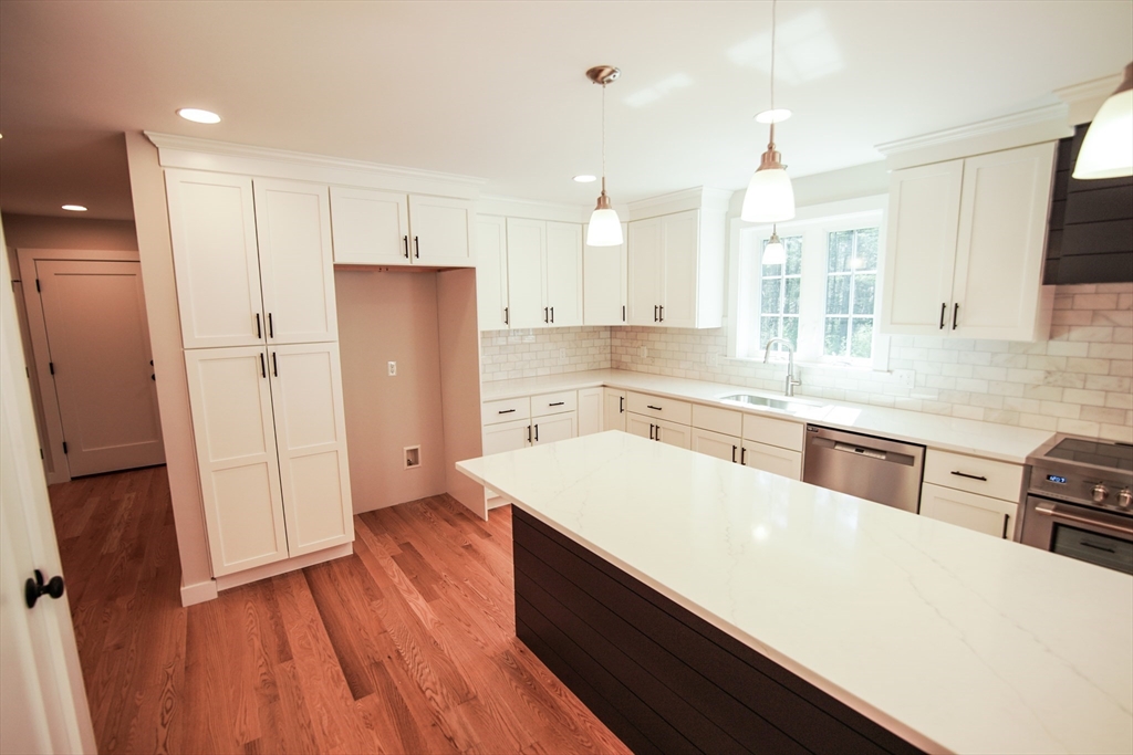 86 Howland Road Lakeville, MA 02347 - Photo 4 of 41 Gallery Image 4