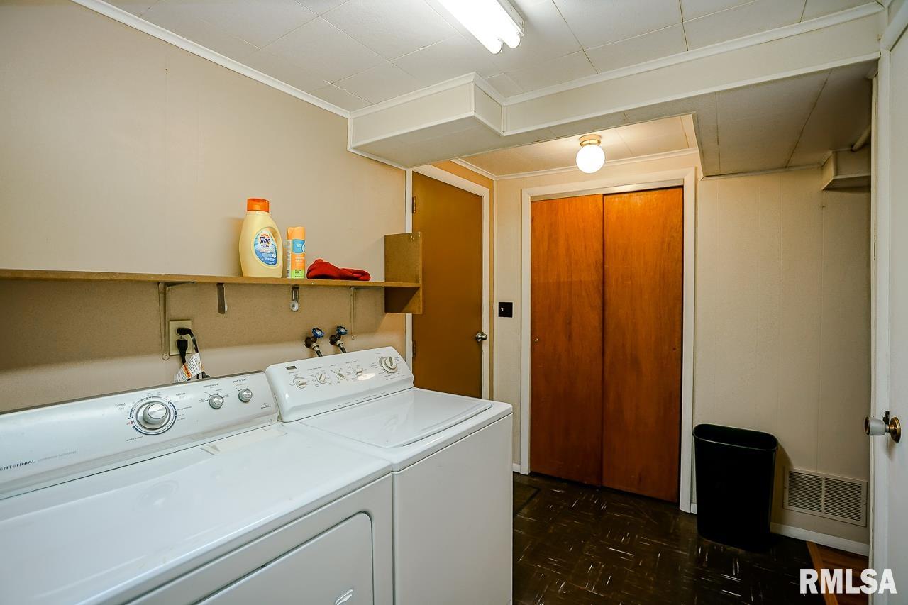 6114 North Randwick Road Peoria, IL 61615 - Photo 26 of 37 Gallery Image 26