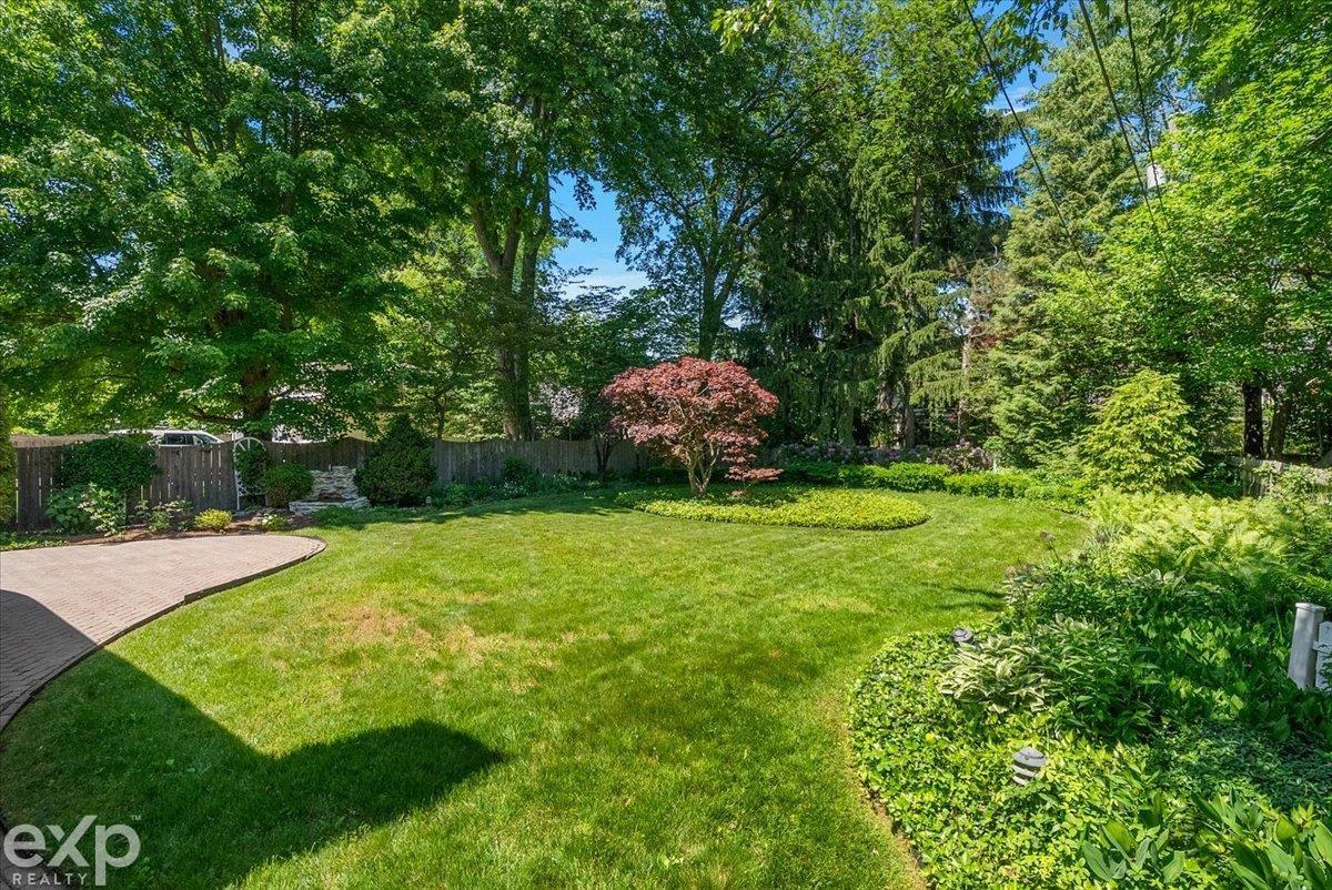 100 Moran Road Grosse Pointe Farms, MI 48236 - Photo 9 of 61