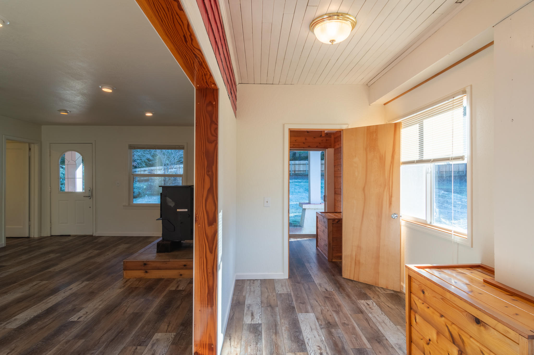 282 Thomas Road Miranda, CA 95553 - Photo 12 of 35 DSC_0358-HDR