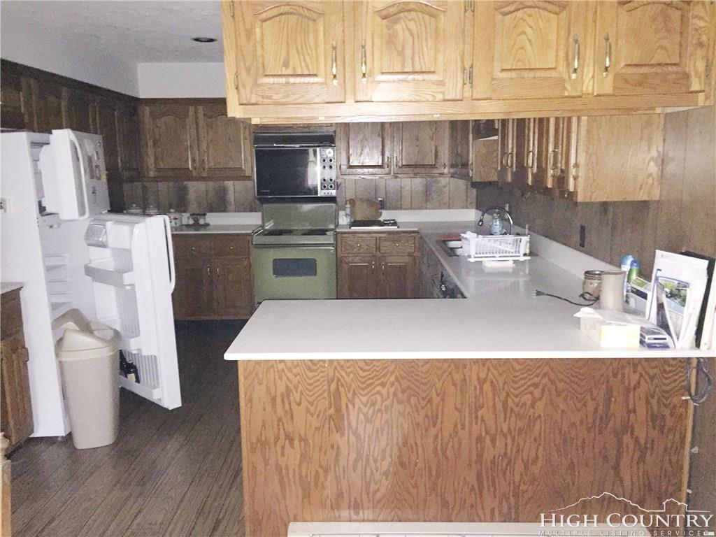 102 Shagbark Road Beech Mountain, NC 28604 - Photo 6 of 17 Gallery Image 6