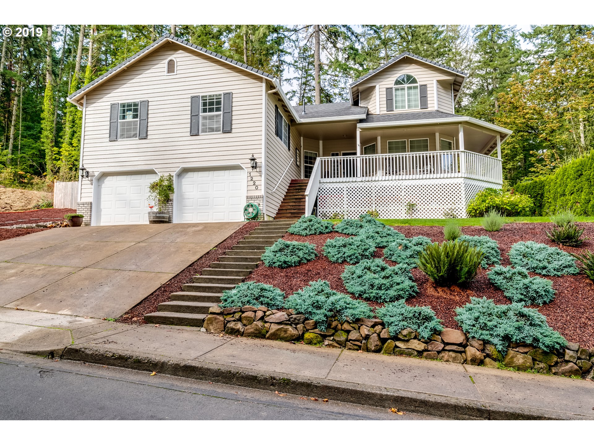 1220 South 69th Place Springfield, OR 97478 - Photo 1 of 25 Gallery Image 1