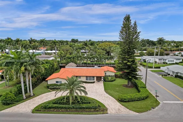 $8,252 | 1201 Washington Street, Hollywood, FL 33019