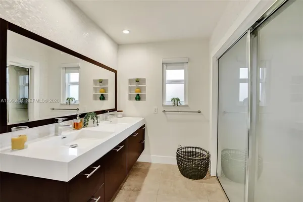 $8,252 | 1201 Washington Street, Hollywood, FL 33019