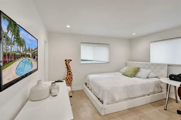 $8,252 | 1201 Washington Street, Hollywood, FL 33019