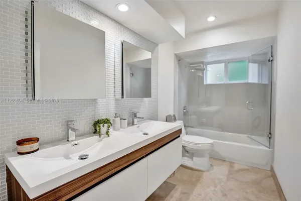 $8,252 | 1201 Washington Street, Hollywood, FL 33019