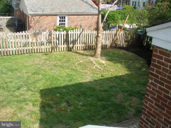321 Dunkirk Road Baltimore, MD 21212 - Photo 22 of 30 a view of a house with backyard