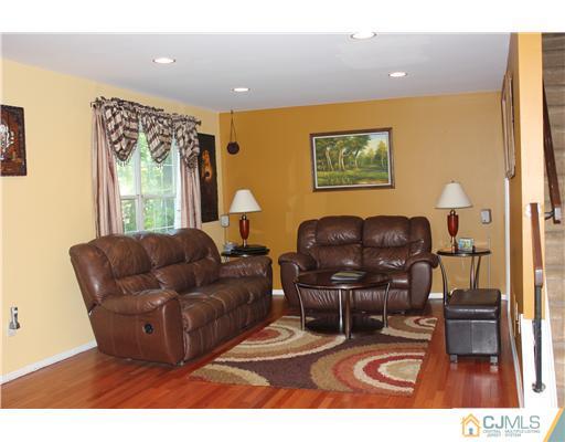 18 Snowflake Lane Edison, NJ 08820 - Photo 2 of 16