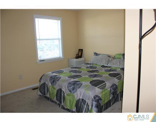 18 Snowflake Lane Edison, NJ 08820 - Photo 11 of 16