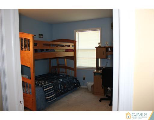 18 Snowflake Lane Edison, NJ 08820 - Photo 12 of 16