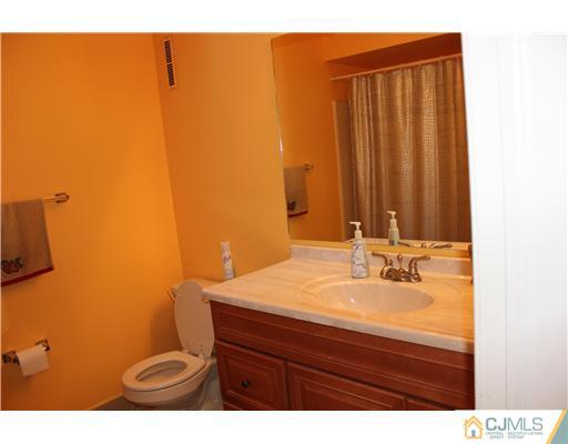 18 Snowflake Lane Edison, NJ 08820 - Photo 13 of 16