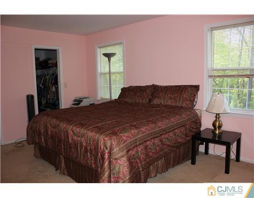 18 Snowflake Lane Edison, NJ 08820 - Photo 7 of 16