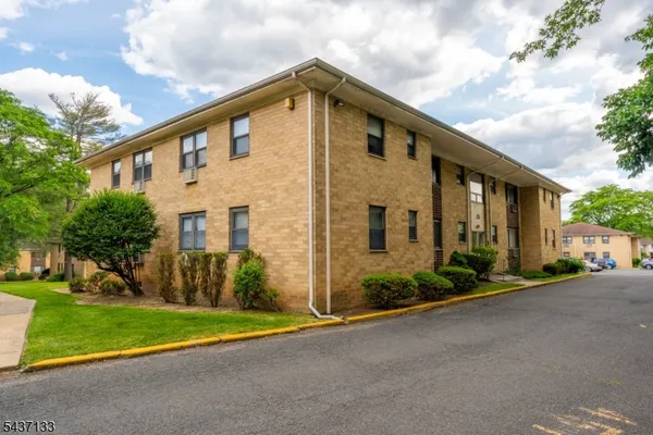 $190,000 | 401 Highway 22, Unit H, Plainfield, NJ 07060