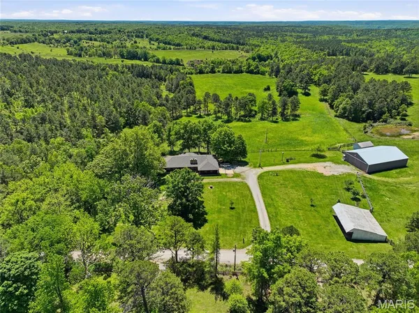 $1,000,000 | 15556 Slab Spring Drive, Licking, MO 65542