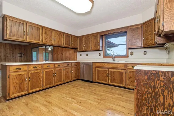 $1,250,000 | 15556 Slab Spring Drive, Licking, MO 65542