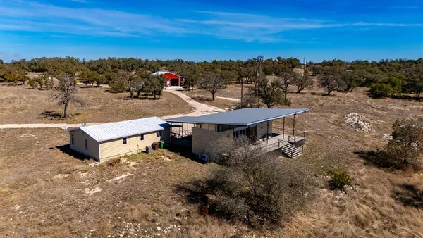 $675,000 | 149 Avva Dr Mountain, Mountain Home, TX 78058