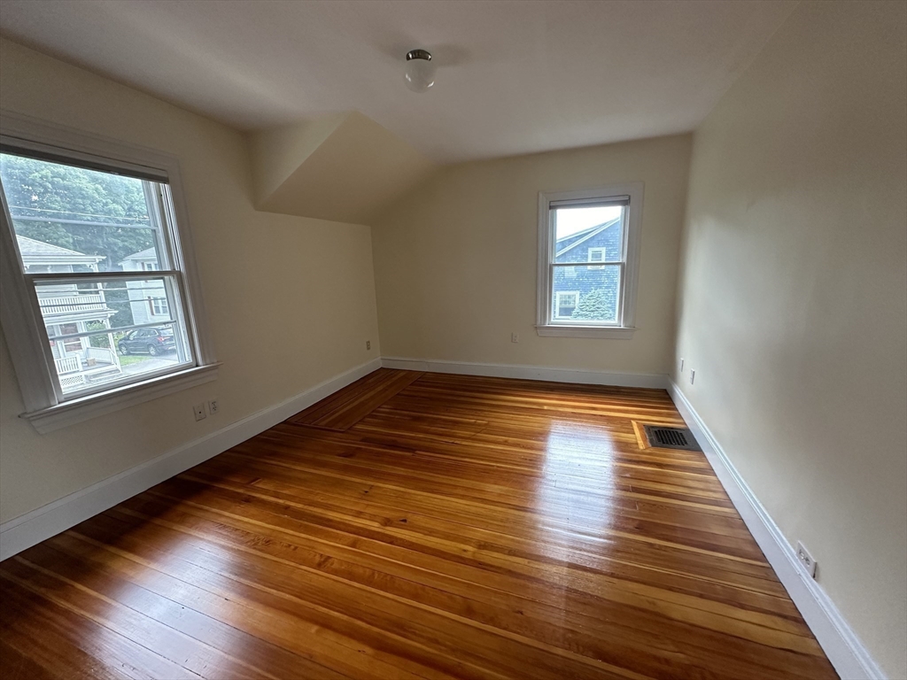 17 Russell Road Winchester, MA 01890 - Photo 11 of 15