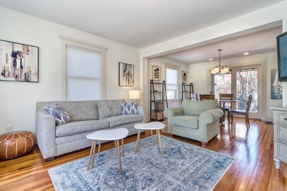 17 Russell Road Winchester, MA 01890 - Photo 3 of 15