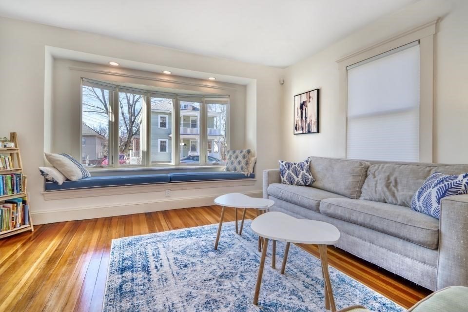 17 Russell Road Winchester, MA 01890 - Photo 4 of 15