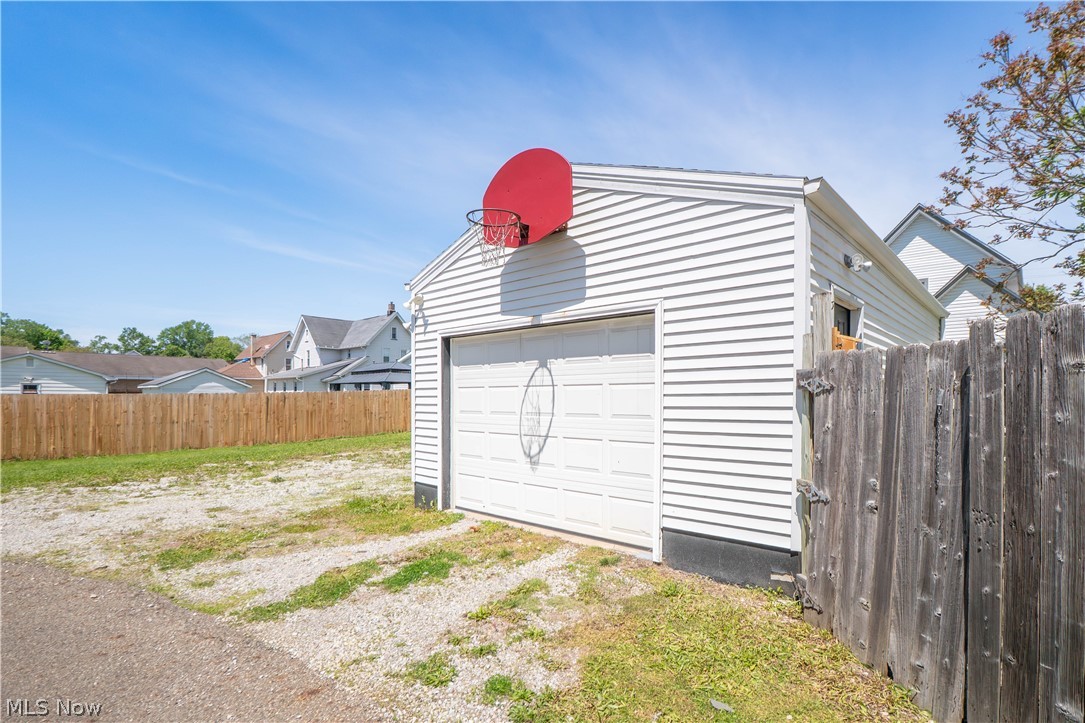 215 8th Street Southwest Massillon, OH 44647 - Photo 26 of 32