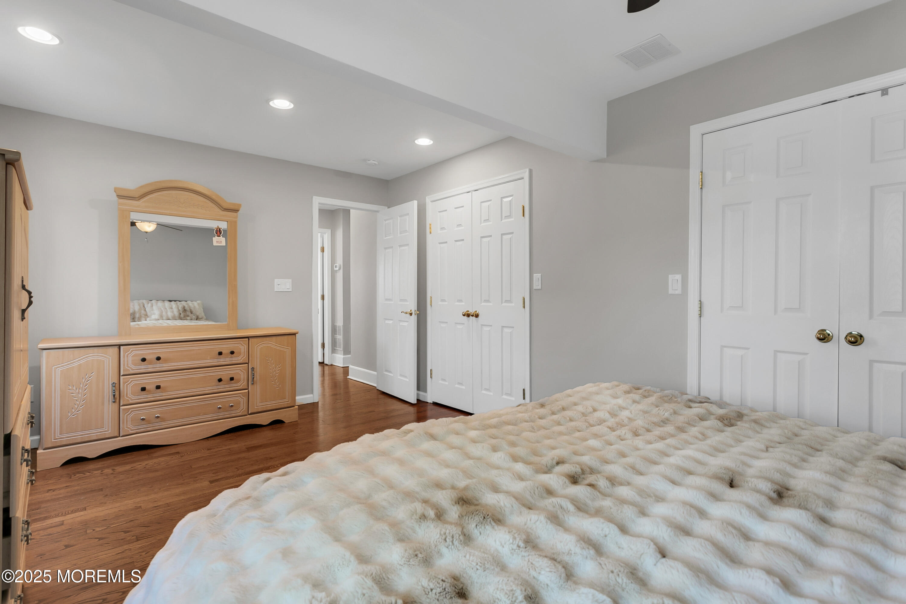 98 Tindall Road Middletown, NJ 07748 - Photo 23 of 49 98 Tindall Rd Middletown-print-010-032-4
