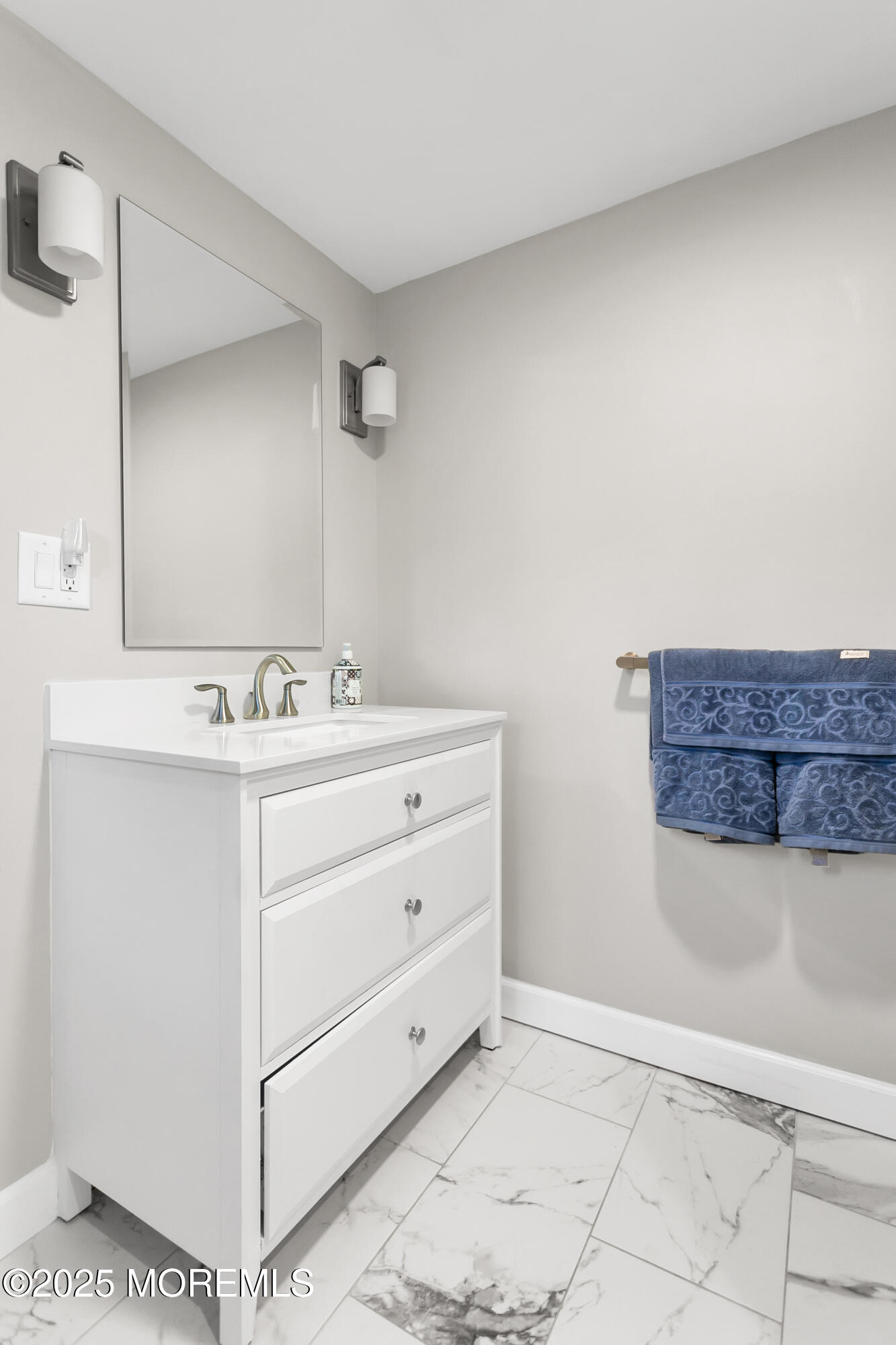 98 Tindall Road Middletown, NJ 07748 - Photo 27 of 49 98 Tindall Rd Middletown-print-031-019-4