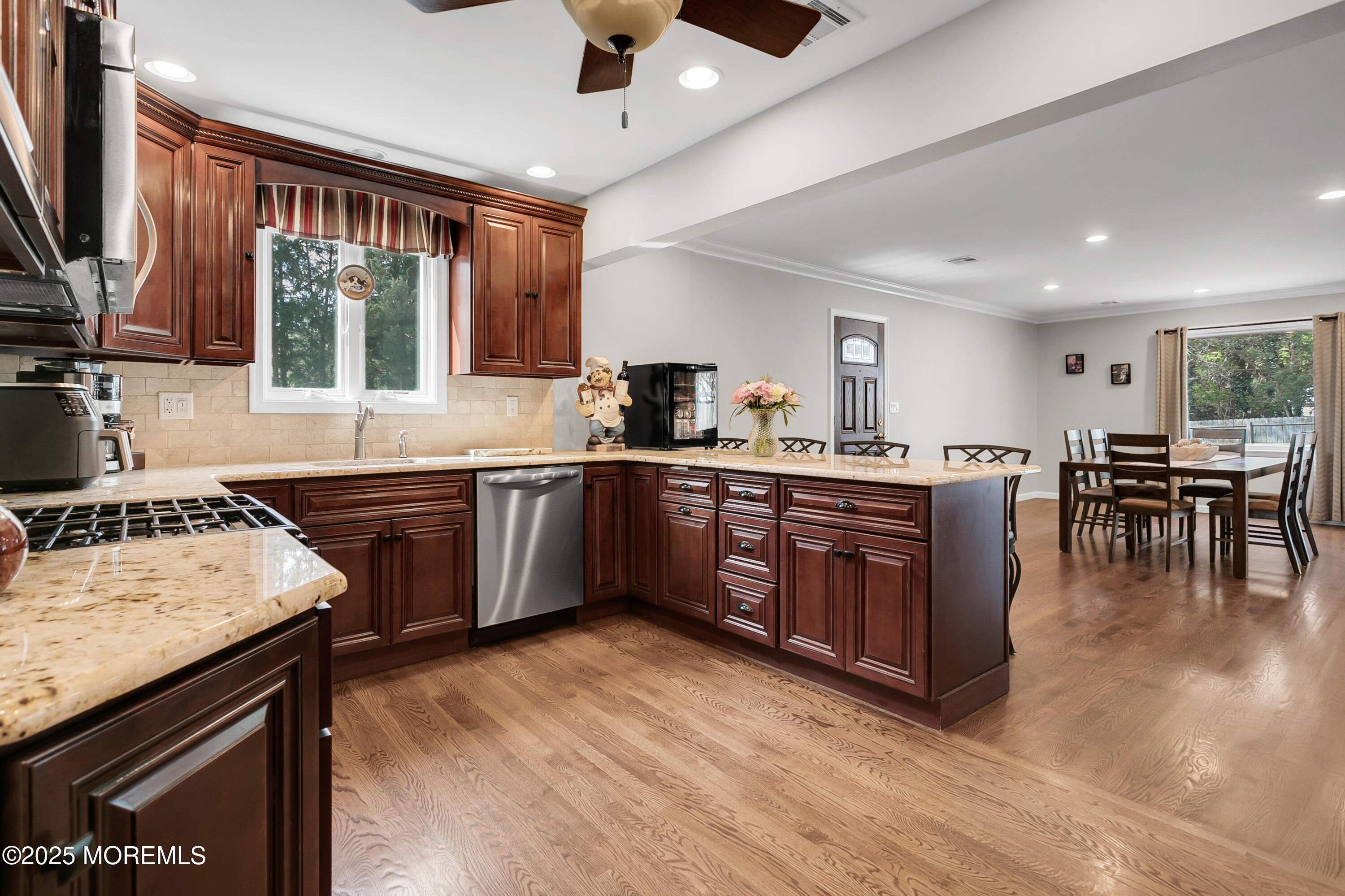 98 Tindall Road Middletown, NJ 07748 - Photo 10 of 49 98 Tindall Rd Middletown-print-012-008-4