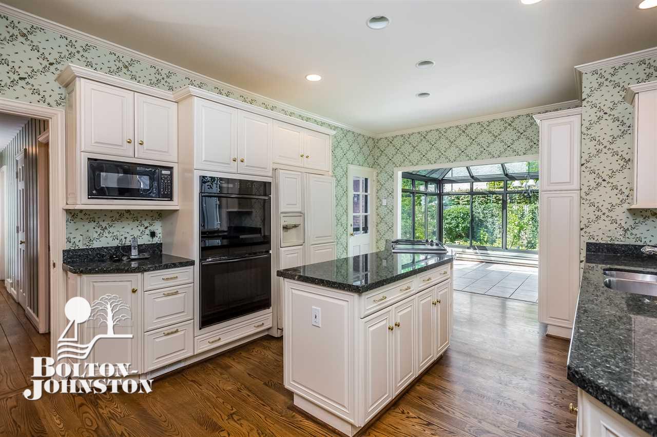 360 Provencal Road Grosse Pointe, MI 48236 - Photo 17 of 78 Kitchen