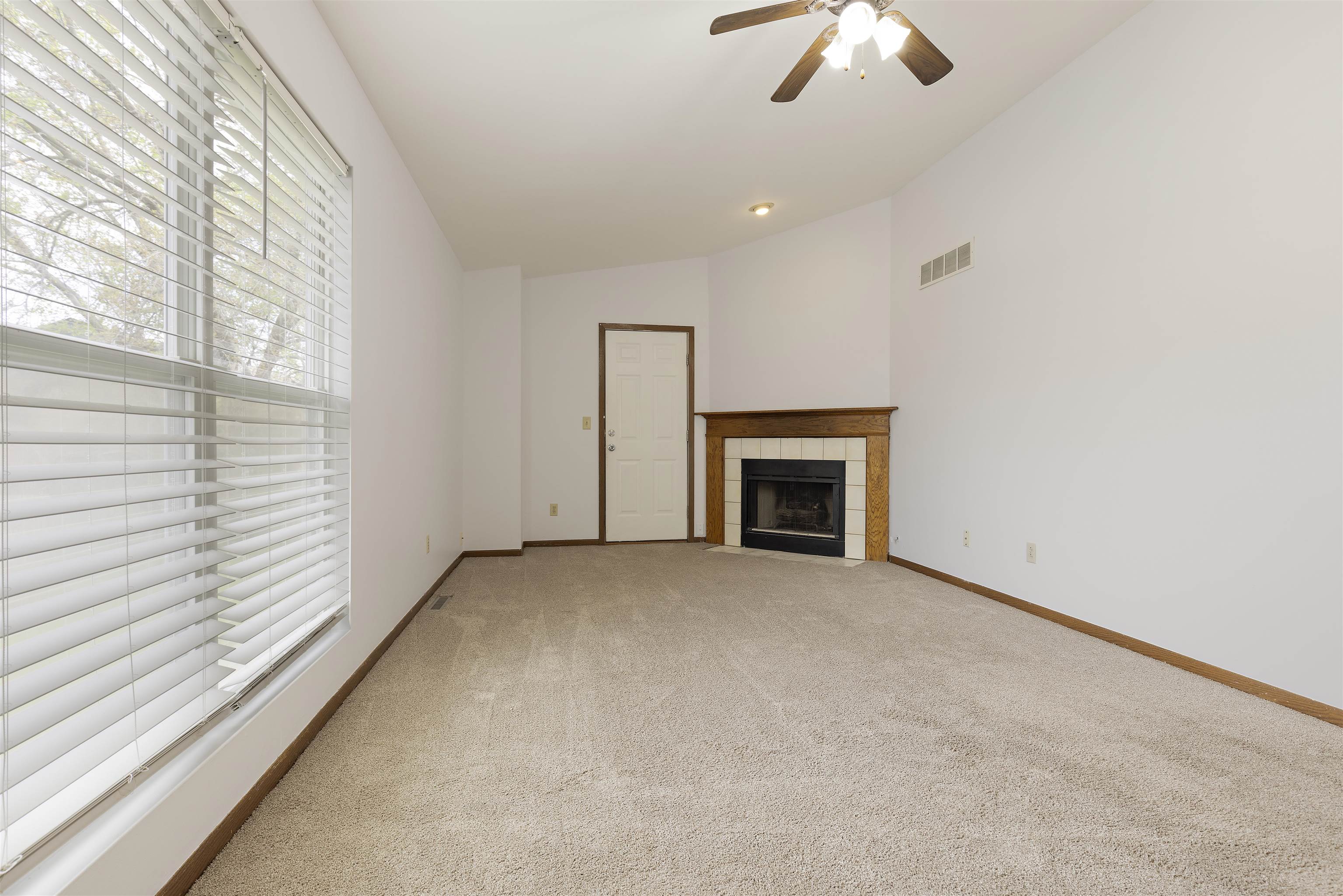1816 Remington Road Rockford, IL 61108 - Photo 3 of 14