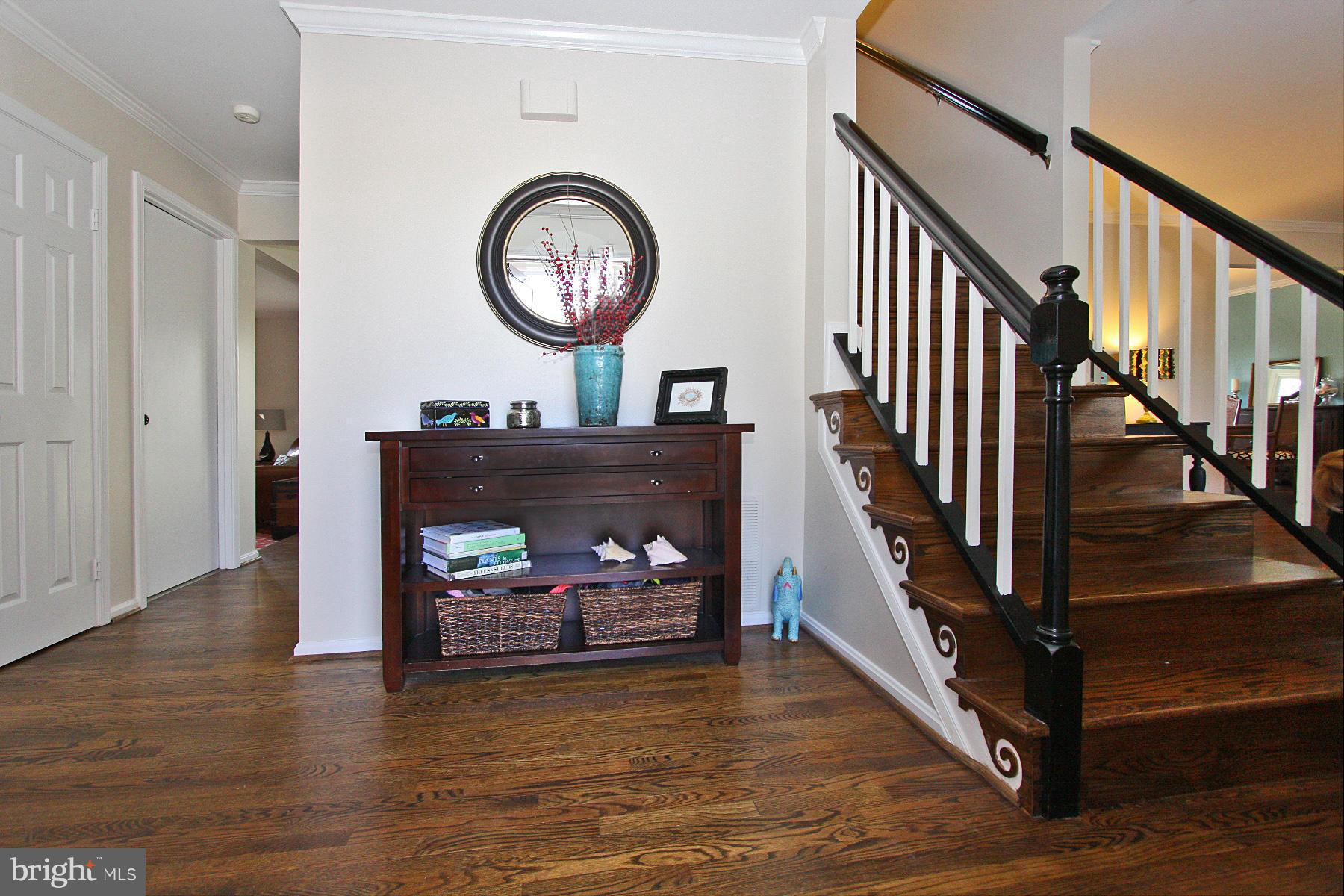 10805 Cross School Road Reston, VA 20191 - Photo 4 of 29 Foyer