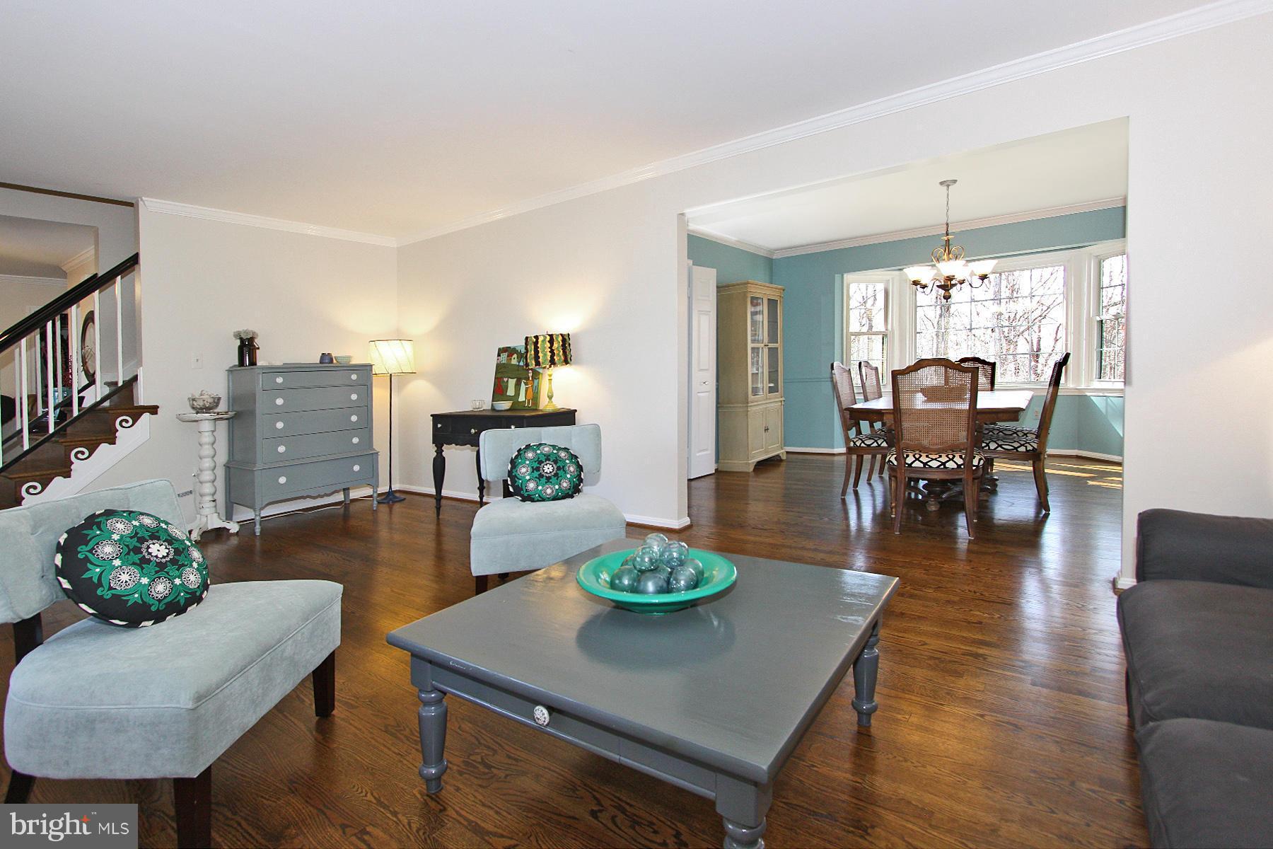 10805 Cross School Road Reston, VA 20191 - Photo 6 of 29 Living Room